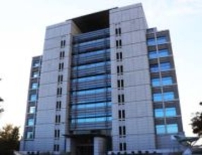 2歳次男を洗濯機に放置か　窒息し死亡、31歳父親逮捕