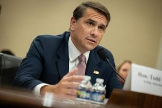 司法長官ブランチ氏指名か　トランプ氏、時期に触れず