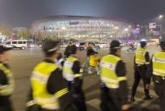 政府、サッカー日中戦で注意喚起　邦人に、首相台湾有事答弁で