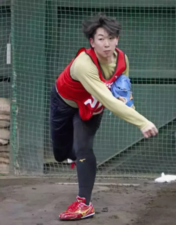 楽天・伊藤樹、本拠地で投球練習　ドラフト2位新人、17球