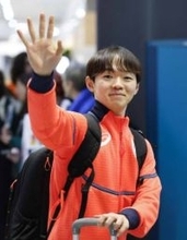 鍵山優真「五輪だなと実感」　フィギュア代表ミラノ入り