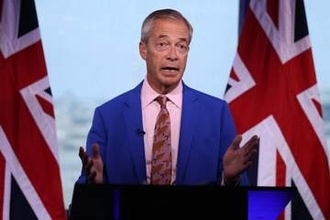 英国の反移民党首が議員辞職　利益供与を否定、補選出馬へ