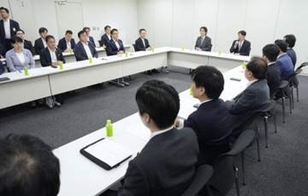 食料品の消費減税、首相近く判断　社会保障国民会議、意見集約断念