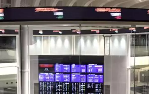 東証、一時700円超高　米株高が追い風