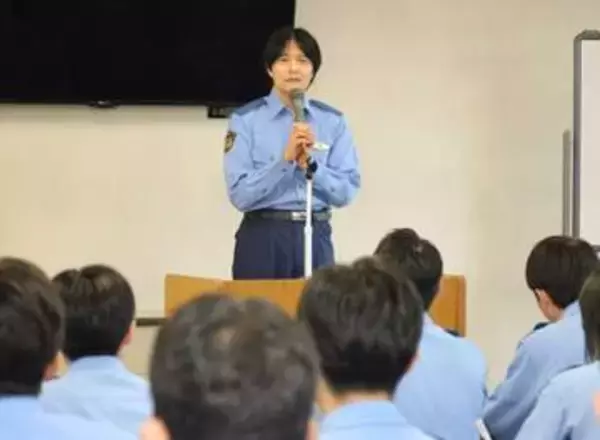 「教場」の著者、一日警察学校長　山形で初任科生を前に特別授業