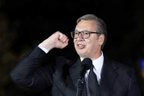 セルビアのブチッチ大統領が辞任　議会選で勝利導き首相就任を狙う