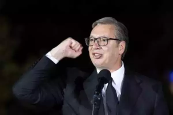 セルビアのブチッチ大統領が辞任　議会選で勝利導き首相就任を狙う