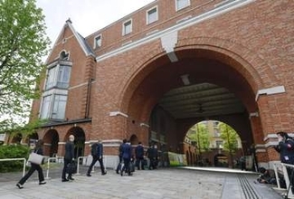 私学助成金、同志社は保留　他11学校法人も