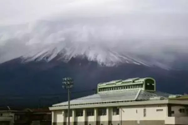 富士山が初冠雪　今季からレーダー観測に切り替え