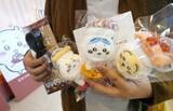 「ちいかわコラボに大行列、香港　現地スシロー40店舗、限定品も」の画像1