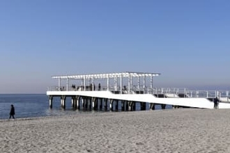 白い砂浜、飛び出たデッキ…千葉に次々誕生　海浜公園リニューアル、公民連携でコスト減