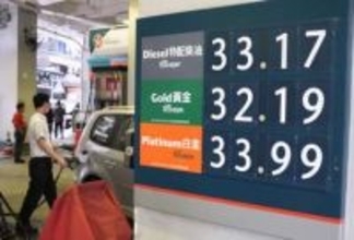 香港、ガソリン600円超　EVへ乗り換え殺到