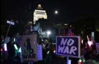 「終戦を」各地で集会　ペンライト振り平和願う