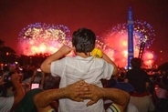 米首都祝賀で花火85万発　シカゴ、旅客機に直撃か