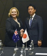 小泉大臣 NZへの護衛艦導入を協議