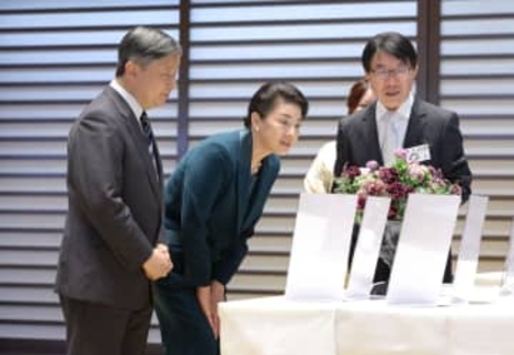 両陛下、農林水産祭受賞者と面会　皇居・宮殿、天皇杯の7人ら