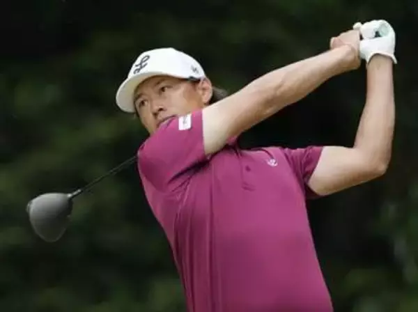 中西直人が首位、藤本佳則2位　男子ゴルフ前沢杯第1日