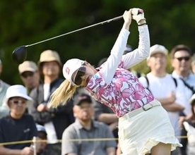 金瑞娥が首位、桑木志帆2位発進　女子ゴルフ第1日
