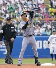 若虎1、2番で先制点　24歳の福島と新人岡城