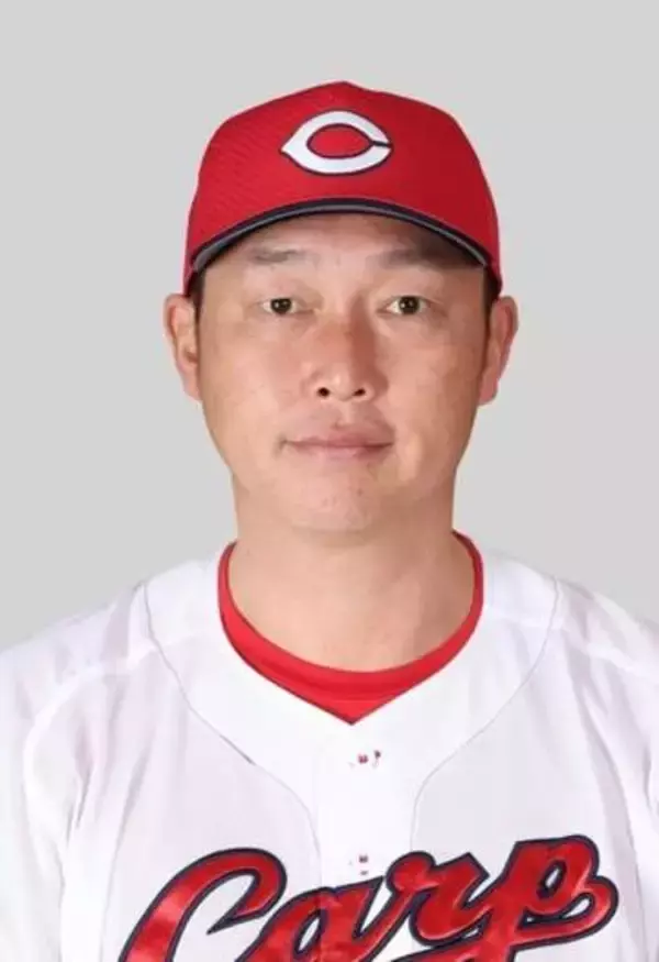 広島の新井監督が続投へ　オーナー明言、来季5年目
