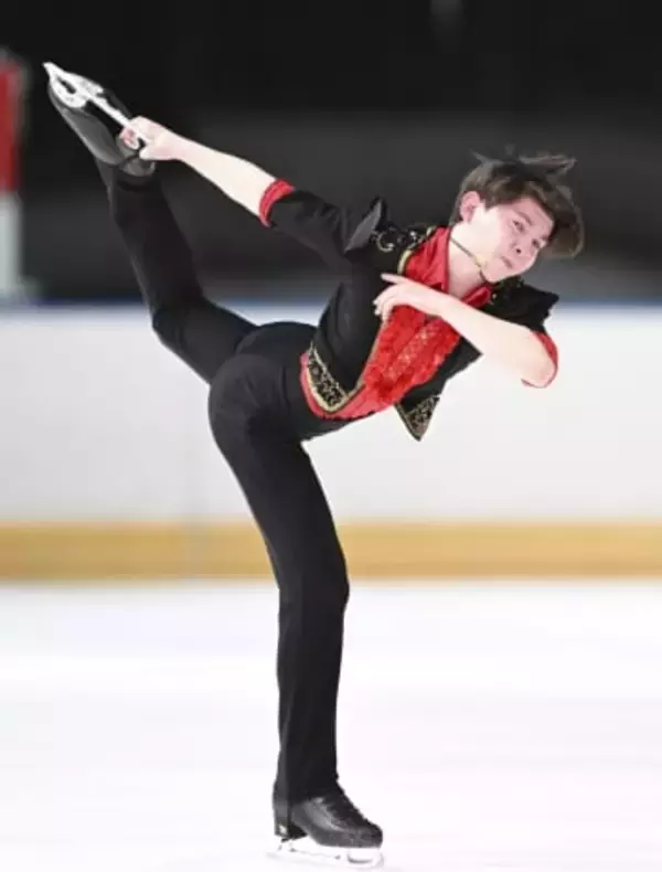 島田麻央V、中田璃士はSP首位　国民スポーツ大会スケート