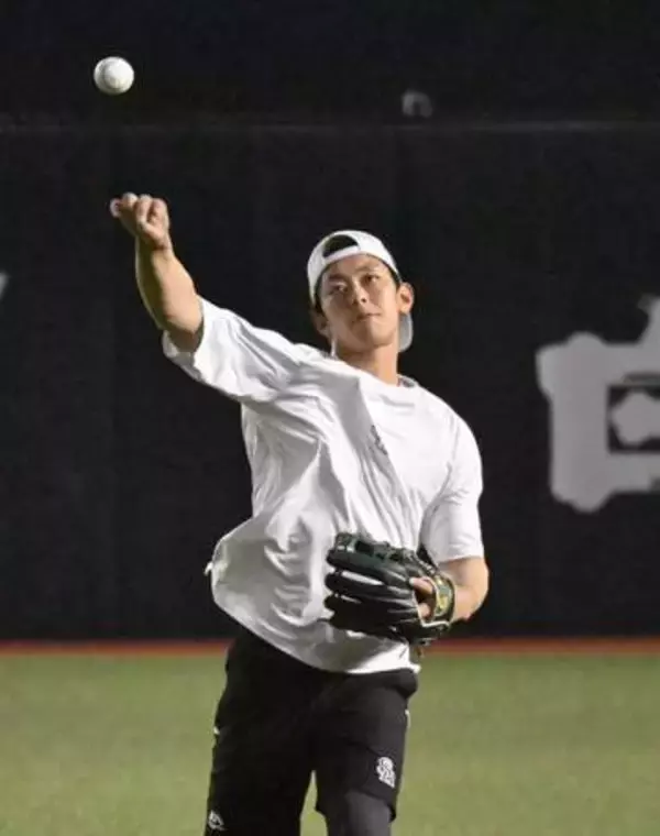 今宮、亀裂骨折と診断も練習　ソフトバンク、ドームで調整