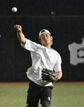 今宮、亀裂骨折と診断も練習　ソフトバンク、ドームで調整