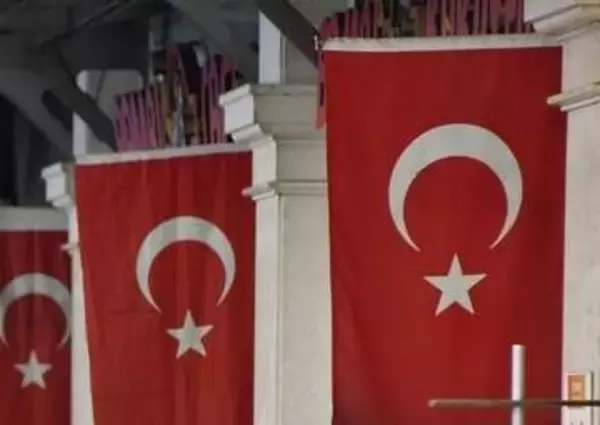 トルコ高校で銃撃16人けが　容疑者の元生徒自殺