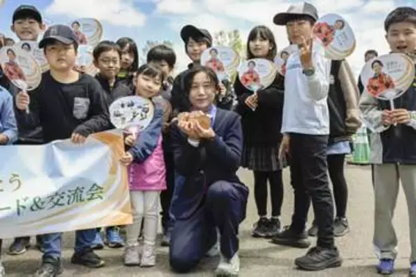 高木美帆さんが地元でパレード　応援に感謝、北海道・幕別