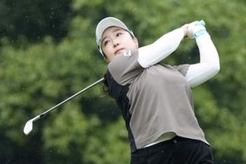 阿部未悠が暫定トップ　女子ゴルフ第3日