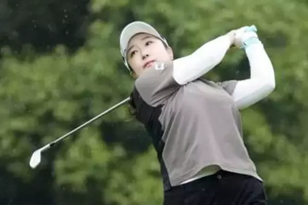 阿部未悠が暫定トップ　女子ゴルフ第3日