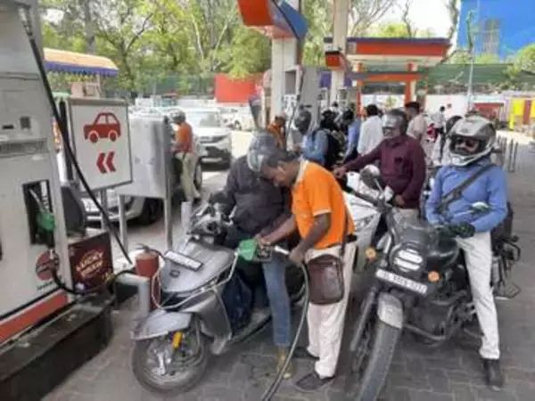 インド、燃料節約に本腰　輸入による外貨流出抑制