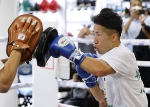 王者井上拓真「返り討ちにする」　那須川天心戦へ、自信の表情