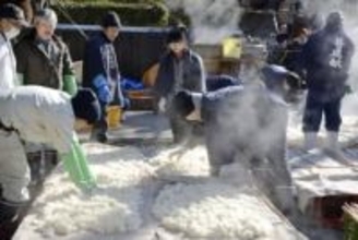 室町時代の製法で酒仕込み　奈良・正暦寺