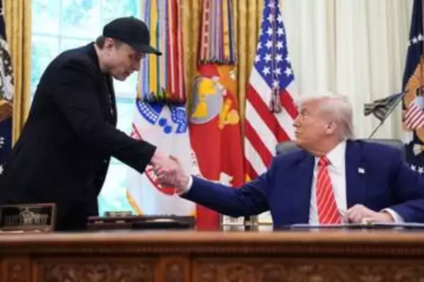 訪中団にマスク氏やクックCEO　トランプ氏に企業首脳17人同行