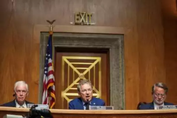ファウチ氏の「議会侮辱罪」決議　米、コロナ巡り黙秘行使で