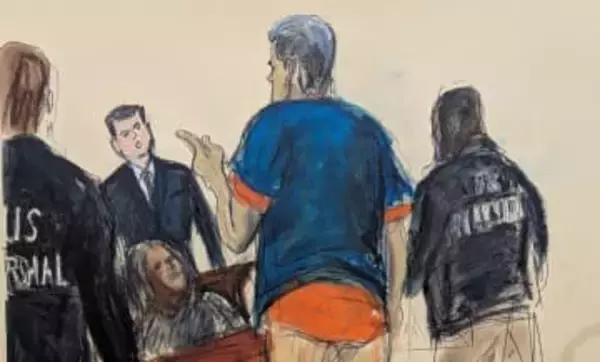 足かせ姿「今も大統領だ」　強気の姿勢崩さず