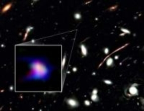 誕生直後の極小銀河を観測　宇宙初期、130億年前