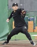「巨人・則本、ブルペン一番乗り　宮崎市で合同練習スタート」の画像1