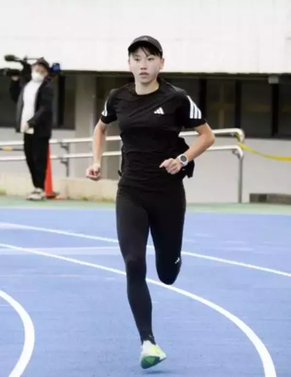 陸上・久保凜「責任感持ちたい」　積水化学入社で練習公開