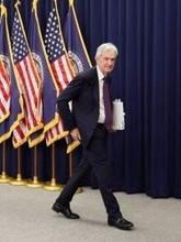 パウエル氏「最後の記者会見」　在任8年、政権への抵抗隠さず