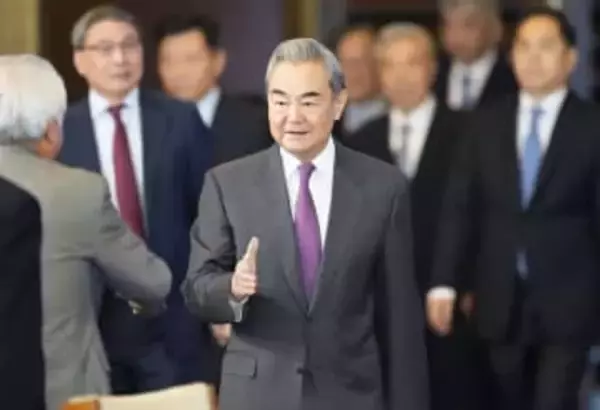 中国、対日で韓国に秋波　外相電話会談で歴史言及