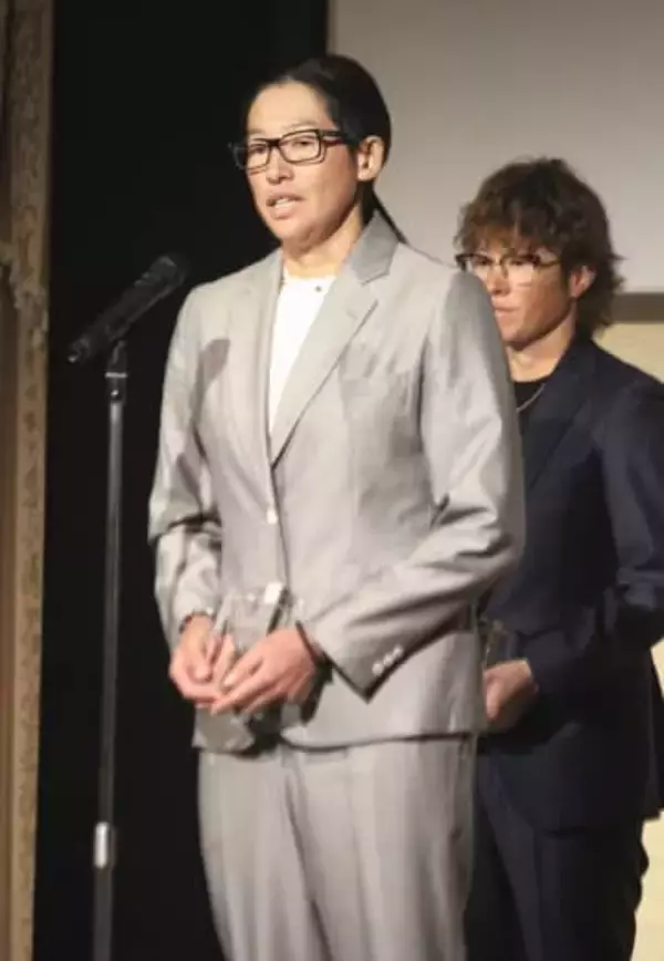 上野由岐子、五輪金は「使命」　ソフトボール女子リーグ表彰で