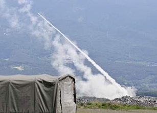 ロケット砲訓練、12発発射　静岡で米軍、国道規制