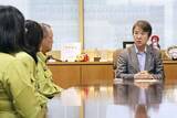「クマ対策「期待大きい」　環境相、専門官を激励」の画像1