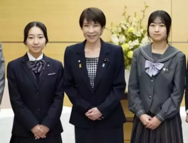 首相、北方領土発信を強化　弁論優秀賞、高校生と面会