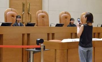 小学生が裁判理解深める　夏休み恒例、最高裁見学会