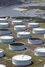 政府、16日にも石油備蓄放出へ　首相表明、景気下支え