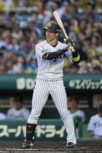 阪神の近本、2カ月半ぶりに復帰　左手首骨折、「1番・中堅」先発