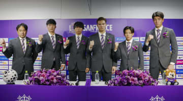 FW鈴木章斗「得点能力が長所」　J1広島、新加入選手が会見